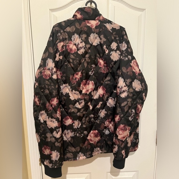 Urban Outfitters Quilted Jacket - Picture 5 of 7